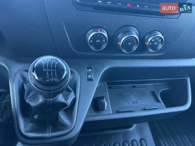 Белый Рено Мастер, объемом двигателя 2.3 л и пробегом 151 тыс. км за 21450 $, фото 22 на Automoto.ua