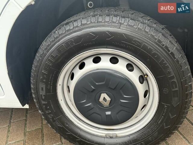 Белый Рено Мастер, объемом двигателя 2.3 л и пробегом 185 тыс. км за 23850 $, фото 16 на Automoto.ua