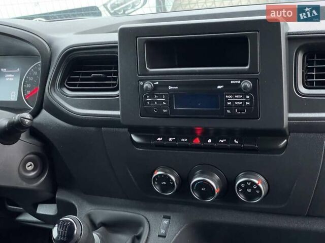 Белый Рено Мастер, объемом двигателя 2.3 л и пробегом 227 тыс. км за 24155 $, фото 35 на Automoto.ua