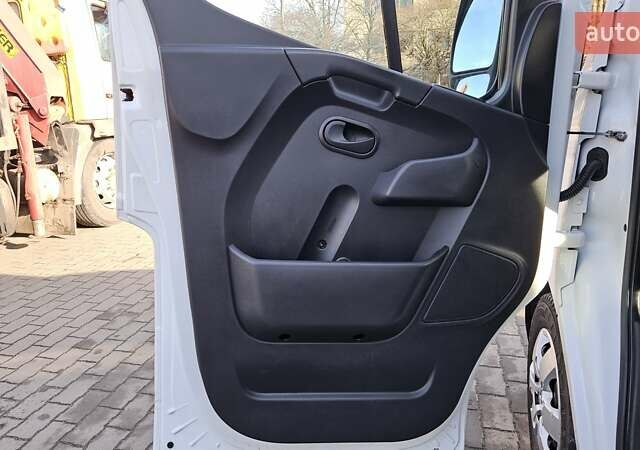 Білий Рено Мастєр, об'ємом двигуна 2.3 л та пробігом 103 тис. км за 23800 $, фото 17 на Automoto.ua