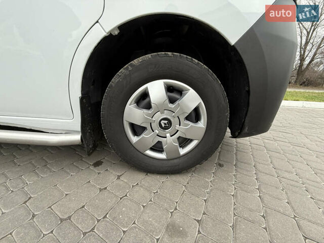 Білий Рено Мастєр, об'ємом двигуна 2.3 л та пробігом 105 тис. км за 24200 $, фото 35 на Automoto.ua