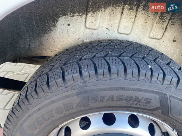 Білий Рено Мастєр, об'ємом двигуна 2.3 л та пробігом 269 тис. км за 19600 $, фото 11 на Automoto.ua