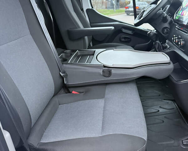 Білий Рено Мастєр, об'ємом двигуна 2.3 л та пробігом 239 тис. км за 22799 $, фото 88 на Automoto.ua