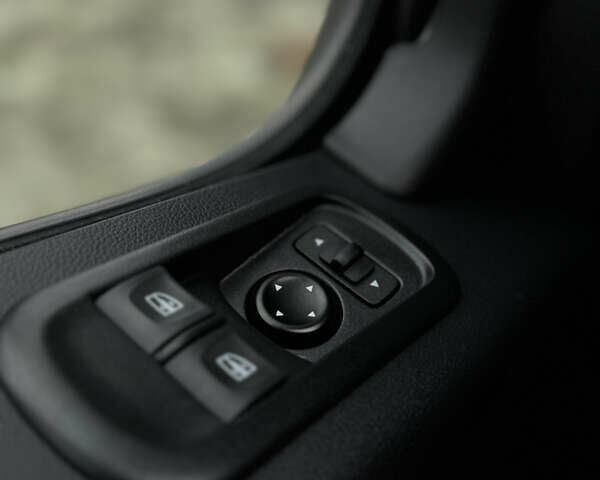 Белый Рено Мастер, объемом двигателя 2.3 л и пробегом 253 тыс. км за 20800 $, фото 23 на Automoto.ua