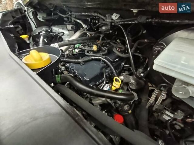 Белый Рено Мастер, объемом двигателя 2.3 л и пробегом 205 тыс. км за 25550 $, фото 35 на Automoto.ua