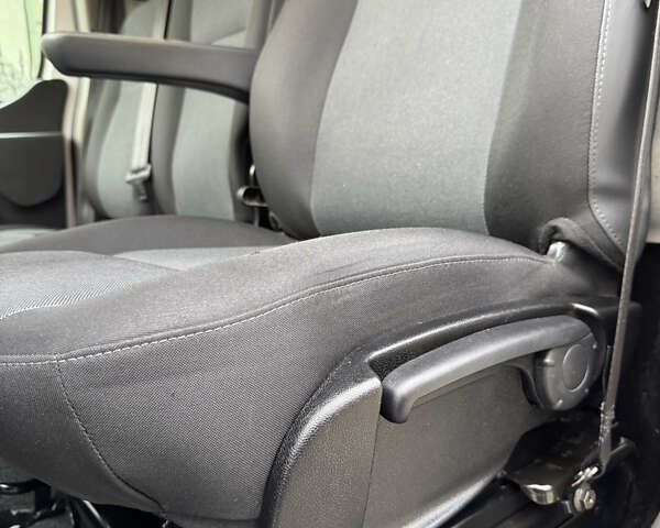 Білий Рено Мастєр, об'ємом двигуна 2.3 л та пробігом 95 тис. км за 27000 $, фото 19 на Automoto.ua