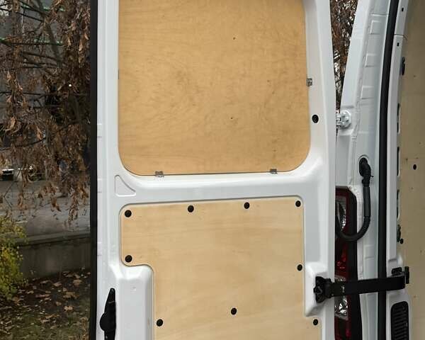 Белый Рено Мастер, объемом двигателя 2.3 л и пробегом 185 тыс. км за 23850 $, фото 48 на Automoto.ua