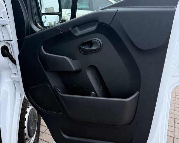 Білий Рено Мастєр, об'ємом двигуна 2.3 л та пробігом 239 тис. км за 22799 $, фото 81 на Automoto.ua