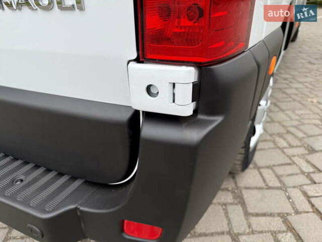 Білий Рено Мастєр, об'ємом двигуна 0 л та пробігом 192 тис. км за 21600 $, фото 21 на Automoto.ua