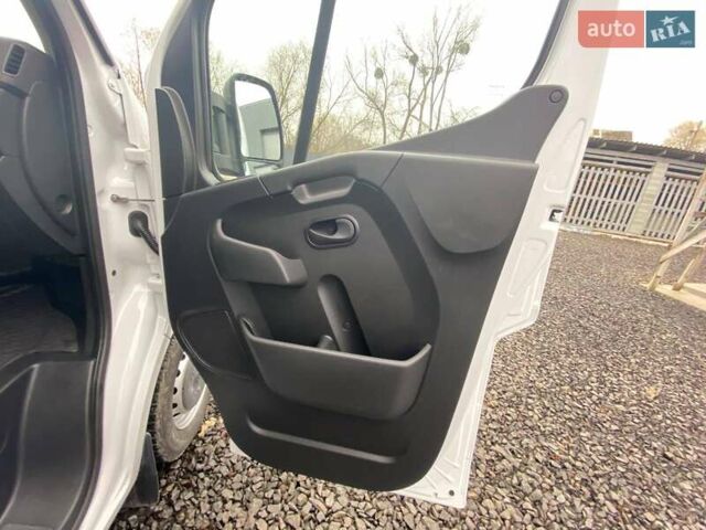 Белый Рено Мастер, объемом двигателя 2.3 л и пробегом 263 тыс. км за 20998 $, фото 31 на Automoto.ua