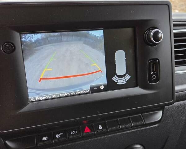 Белый Рено Мастер, объемом двигателя 2.3 л и пробегом 124 тыс. км за 23600 $, фото 1 на Automoto.ua