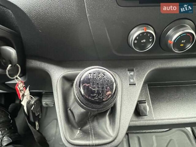 Белый Рено Мастер, объемом двигателя 2.3 л и пробегом 287 тыс. км за 25500 $, фото 81 на Automoto.ua