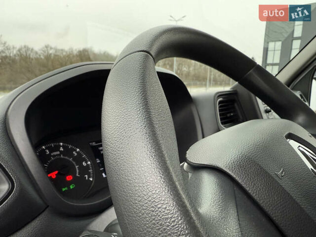 Белый Рено Мастер, объемом двигателя 0 л и пробегом 199 тыс. км за 26500 $, фото 43 на Automoto.ua