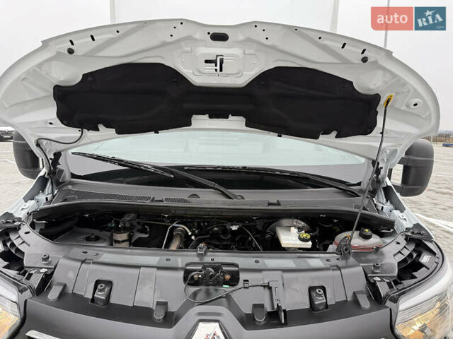 Белый Рено Мастер, объемом двигателя 0 л и пробегом 199 тыс. км за 26500 $, фото 54 на Automoto.ua