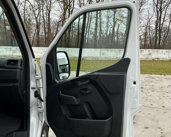 Белый Рено Мастер, объемом двигателя 2.3 л и пробегом 166 тыс. км за 20900 $, фото 32 на Automoto.ua