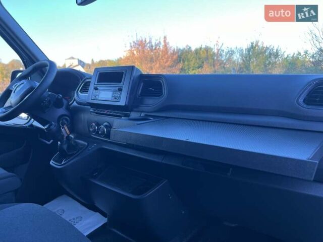 Белый Рено Мастер, объемом двигателя 2.3 л и пробегом 151 тыс. км за 21450 $, фото 24 на Automoto.ua