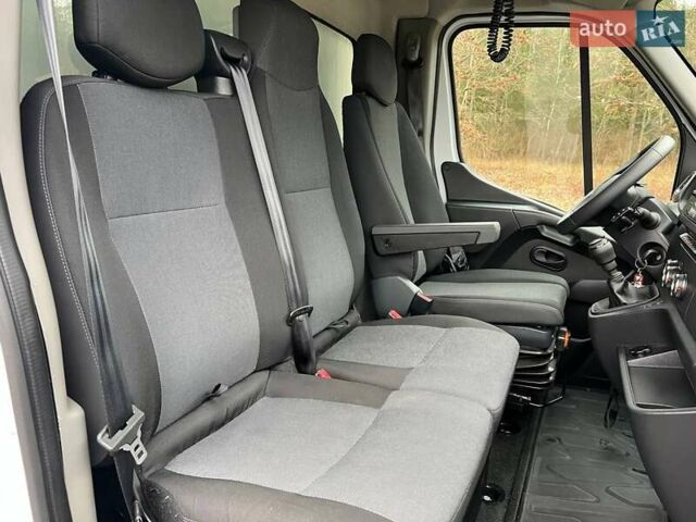 Белый Рено Мастер, объемом двигателя 2.3 л и пробегом 287 тыс. км за 25500 $, фото 100 на Automoto.ua