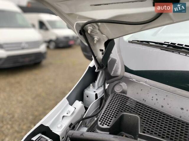 Білий Рено Мастєр, об'ємом двигуна 2.3 л та пробігом 255 тис. км за 18350 $, фото 47 на Automoto.ua