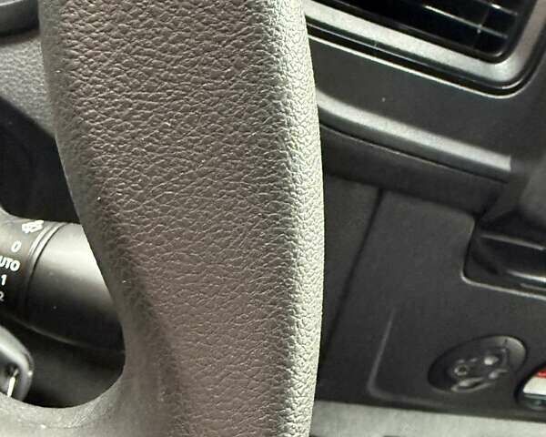 Белый Рено Мастер, объемом двигателя 2.3 л и пробегом 185 тыс. км за 23850 $, фото 27 на Automoto.ua