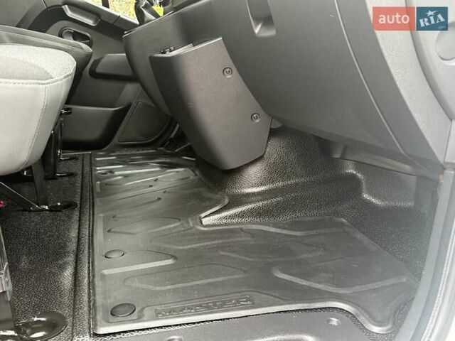 Белый Рено Мастер, объемом двигателя 2.3 л и пробегом 185 тыс. км за 23850 $, фото 39 на Automoto.ua