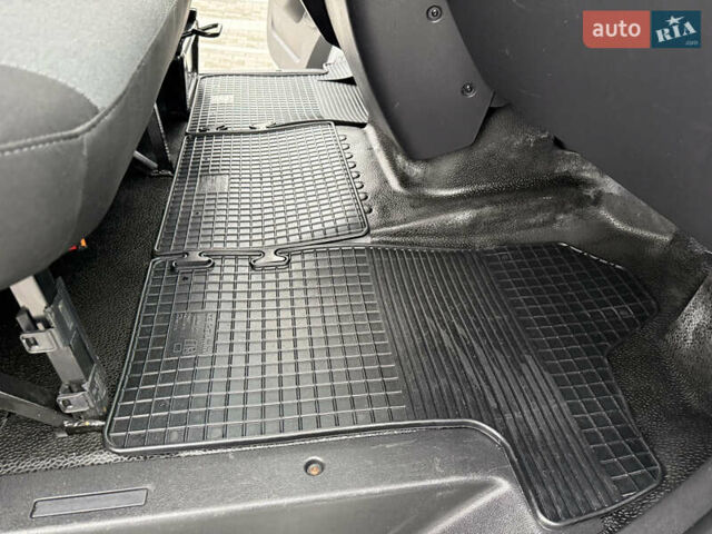 Белый Рено Мастер, объемом двигателя 0 л и пробегом 199 тыс. км за 26500 $, фото 51 на Automoto.ua