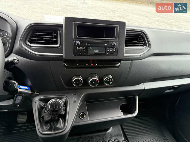 Белый Рено Мастер, объемом двигателя 0 л и пробегом 199 тыс. км за 26500 $, фото 45 на Automoto.ua