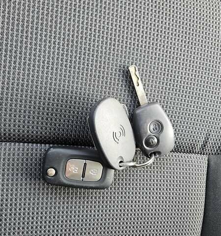 Білий Рено Мастєр, об'ємом двигуна 2.3 л та пробігом 103 тис. км за 23800 $, фото 52 на Automoto.ua