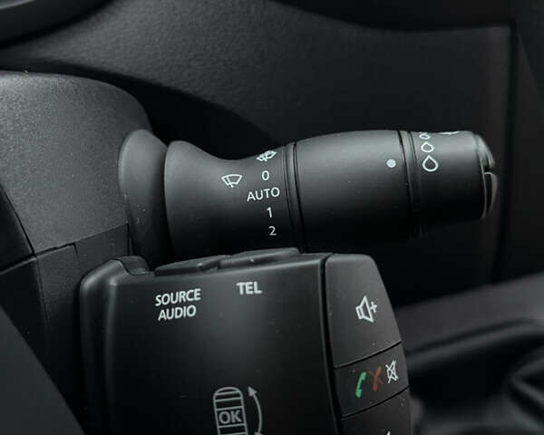 Белый Рено Мастер, объемом двигателя 2.3 л и пробегом 253 тыс. км за 20800 $, фото 29 на Automoto.ua