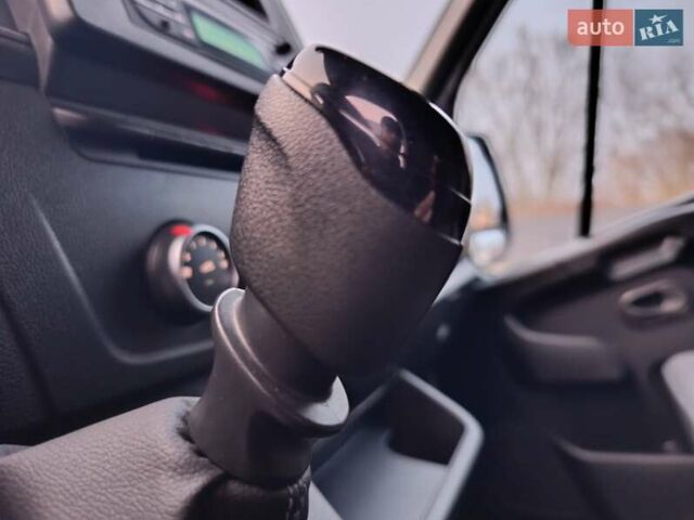 Білий Рено Мастєр, об'ємом двигуна 2.3 л та пробігом 204 тис. км за 25677 $, фото 35 на Automoto.ua