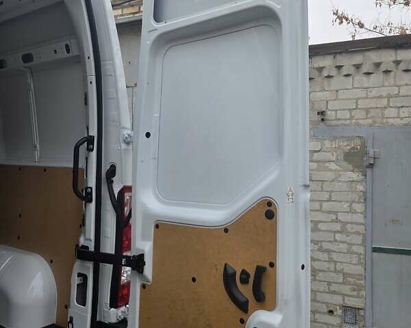 Белый Рено Мастер, объемом двигателя 2.3 л и пробегом 124 тыс. км за 23600 $, фото 49 на Automoto.ua