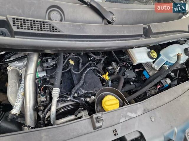 Белый Рено Мастер, объемом двигателя 2.3 л и пробегом 144 тыс. км за 25500 $, фото 2 на Automoto.ua