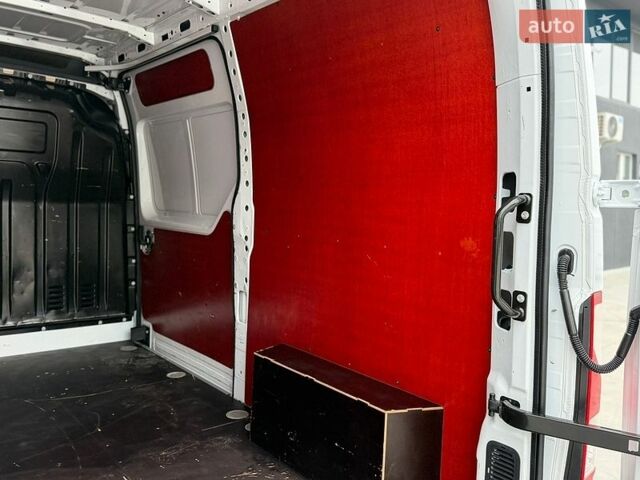 Белый Рено Мастер, объемом двигателя 2.3 л и пробегом 260 тыс. км за 18700 $, фото 25 на Automoto.ua