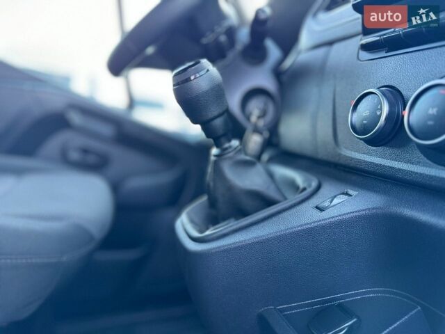 Білий Рено Мастєр, об'ємом двигуна 2.3 л та пробігом 163 тис. км за 22700 $, фото 40 на Automoto.ua