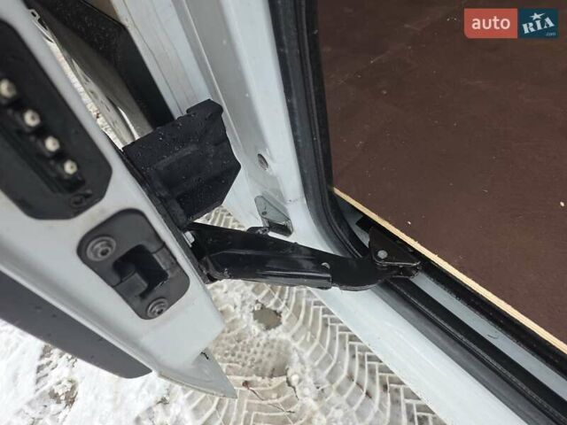 Белый Рено Мастер, объемом двигателя 2.3 л и пробегом 178 тыс. км за 21500 $, фото 13 на Automoto.ua