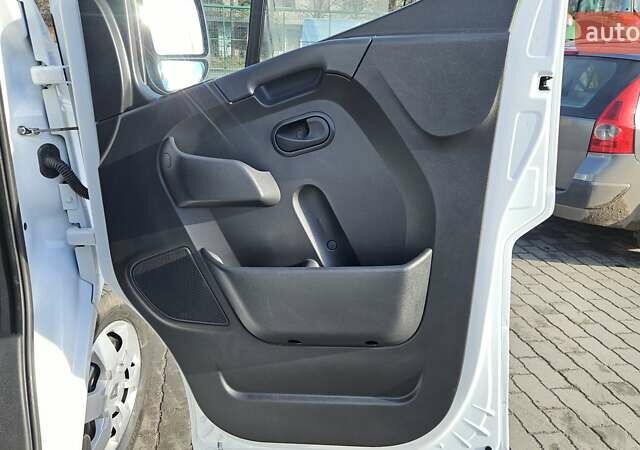 Білий Рено Мастєр, об'ємом двигуна 2.3 л та пробігом 103 тис. км за 23800 $, фото 32 на Automoto.ua