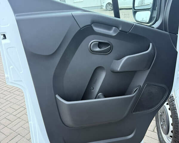 Білий Рено Мастєр, об'ємом двигуна 2.3 л та пробігом 239 тис. км за 22799 $, фото 51 на Automoto.ua