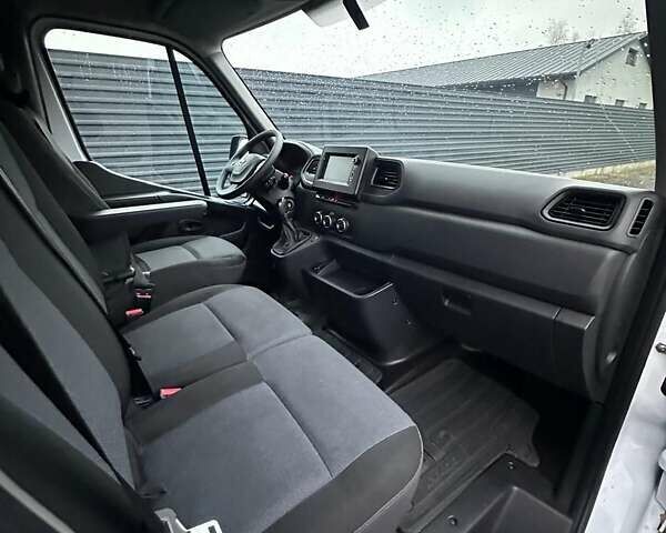 Белый Рено Мастер, объемом двигателя 2.3 л и пробегом 191 тыс. км за 19599 $, фото 9 на Automoto.ua