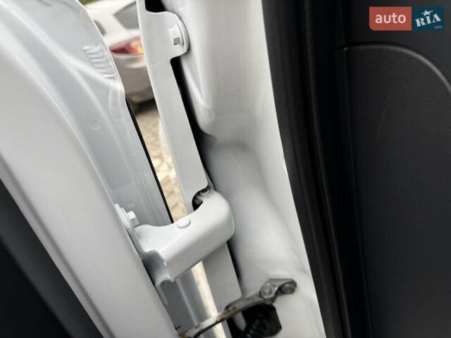 Білий Рено Мастєр, об'ємом двигуна 0 л та пробігом 192 тис. км за 21600 $, фото 38 на Automoto.ua