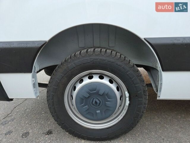 Белый Рено Мастер, объемом двигателя 2.3 л и пробегом 153 тыс. км за 21800 $, фото 14 на Automoto.ua