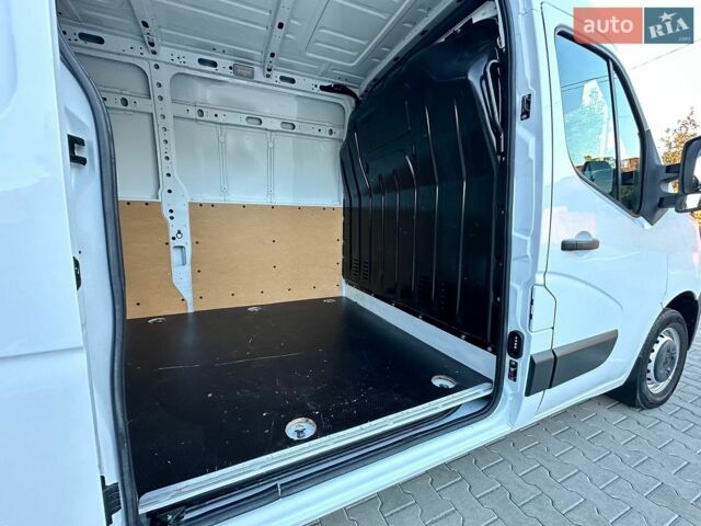 Белый Рено Мастер, объемом двигателя 2.3 л и пробегом 133 тыс. км за 20700 $, фото 70 на Automoto.ua