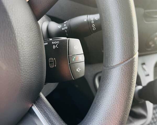 Білий Рено Мастєр, об'ємом двигуна 2.3 л та пробігом 265 тис. км за 20499 $, фото 41 на Automoto.ua