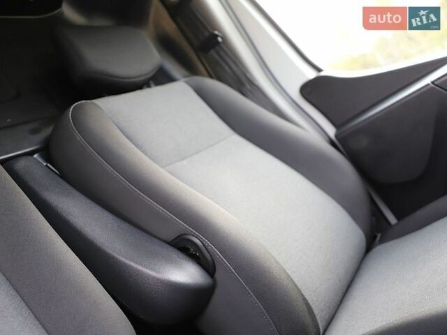 Белый Рено Мастер, объемом двигателя 2.3 л и пробегом 112 тыс. км за 21800 $, фото 78 на Automoto.ua