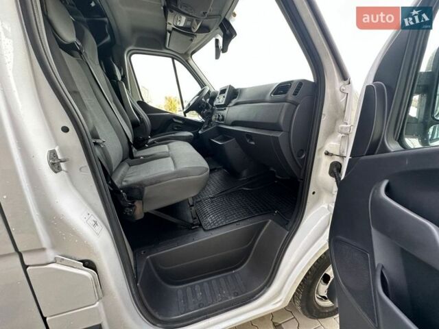 Белый Рено Мастер, объемом двигателя 2.3 л и пробегом 277 тыс. км за 21897 $, фото 36 на Automoto.ua