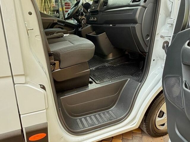 Белый Рено Мастер, объемом двигателя 2.3 л и пробегом 124 тыс. км за 25950 $, фото 46 на Automoto.ua
