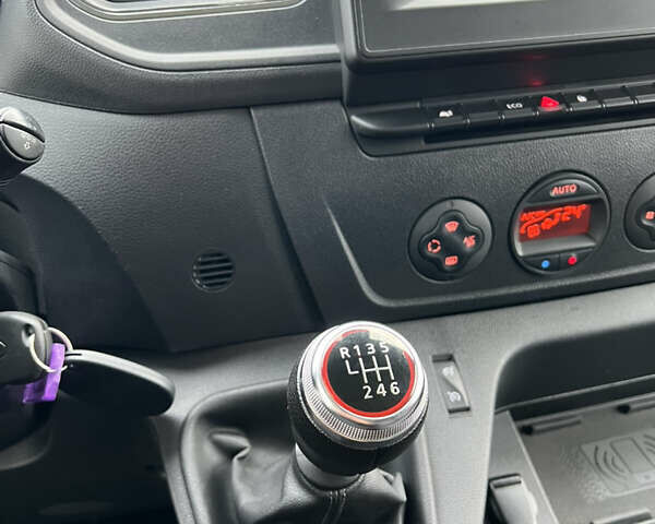 Белый Рено Мастер, объемом двигателя 2.3 л и пробегом 166 тыс. км за 20900 $, фото 23 на Automoto.ua