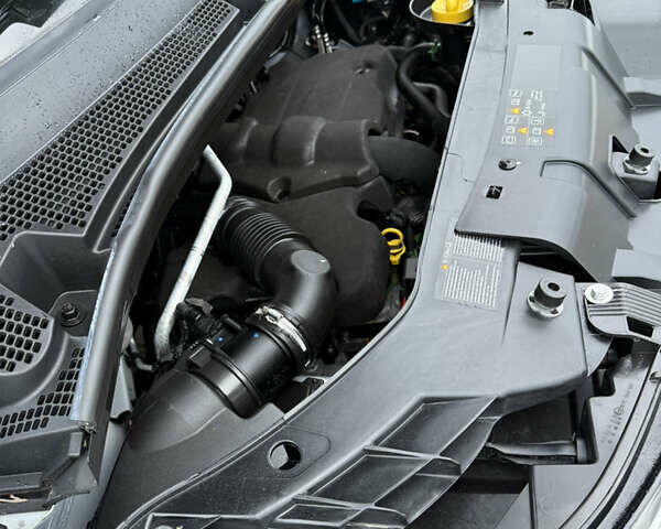 Белый Рено Мастер, объемом двигателя 2.5 л и пробегом 100 тыс. км за 22550 $, фото 42 на Automoto.ua