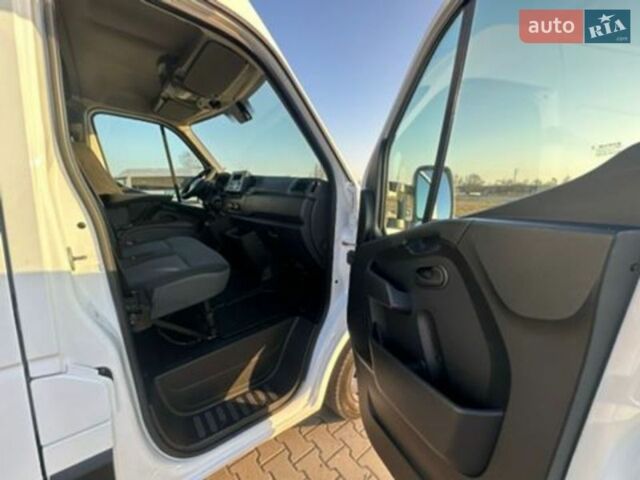 Белый Рено Мастер, объемом двигателя 2.3 л и пробегом 188 тыс. км за 19898 $, фото 25 на Automoto.ua