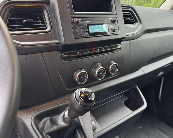 Білий Рено Мастєр, об'ємом двигуна 2.3 л та пробігом 95 тис. км за 27000 $, фото 15 на Automoto.ua