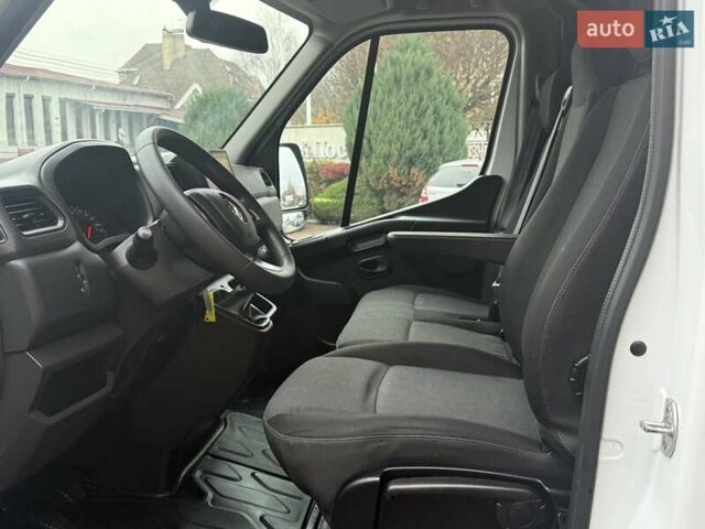 Белый Рено Мастер, объемом двигателя 2.3 л и пробегом 185 тыс. км за 23850 $, фото 22 на Automoto.ua