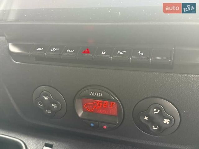 Белый Рено Мастер, объемом двигателя 2.3 л и пробегом 185 тыс. км за 23850 $, фото 21 на Automoto.ua